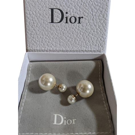 perle boucle d'oreille dior|Boucles d'oreille en perle DIOR pour Femme .